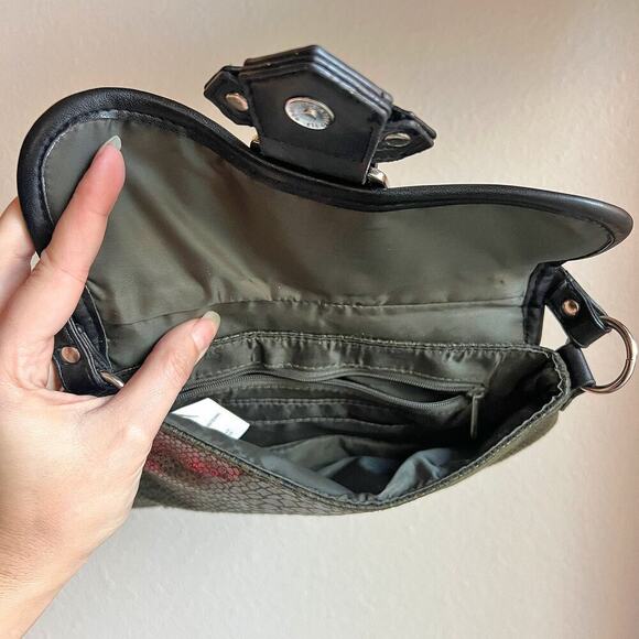 NEW Green Faux Leather Snake Print Rhinestone Buckle Handbag - Picture 5 of 7